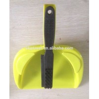 PLASTIC DUSTPAN WITH RUBBER PET BRUSH SET